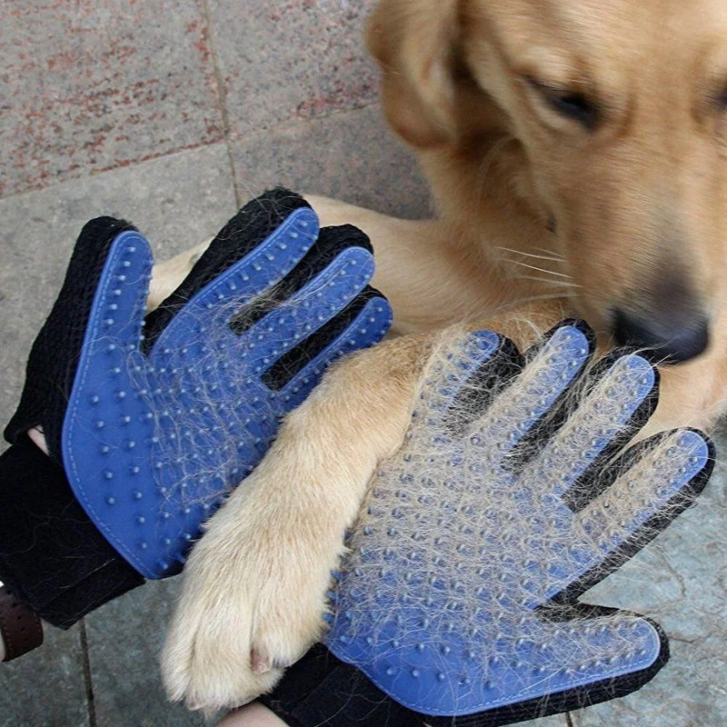 Luva de silicone massageadora tira pelos de cães e gatos